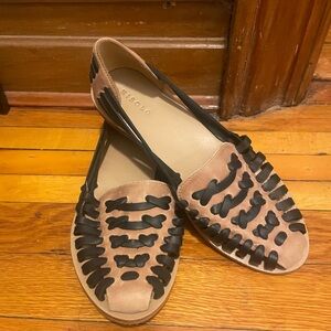 Nisolo Women's Leather Flats in Tan and Black